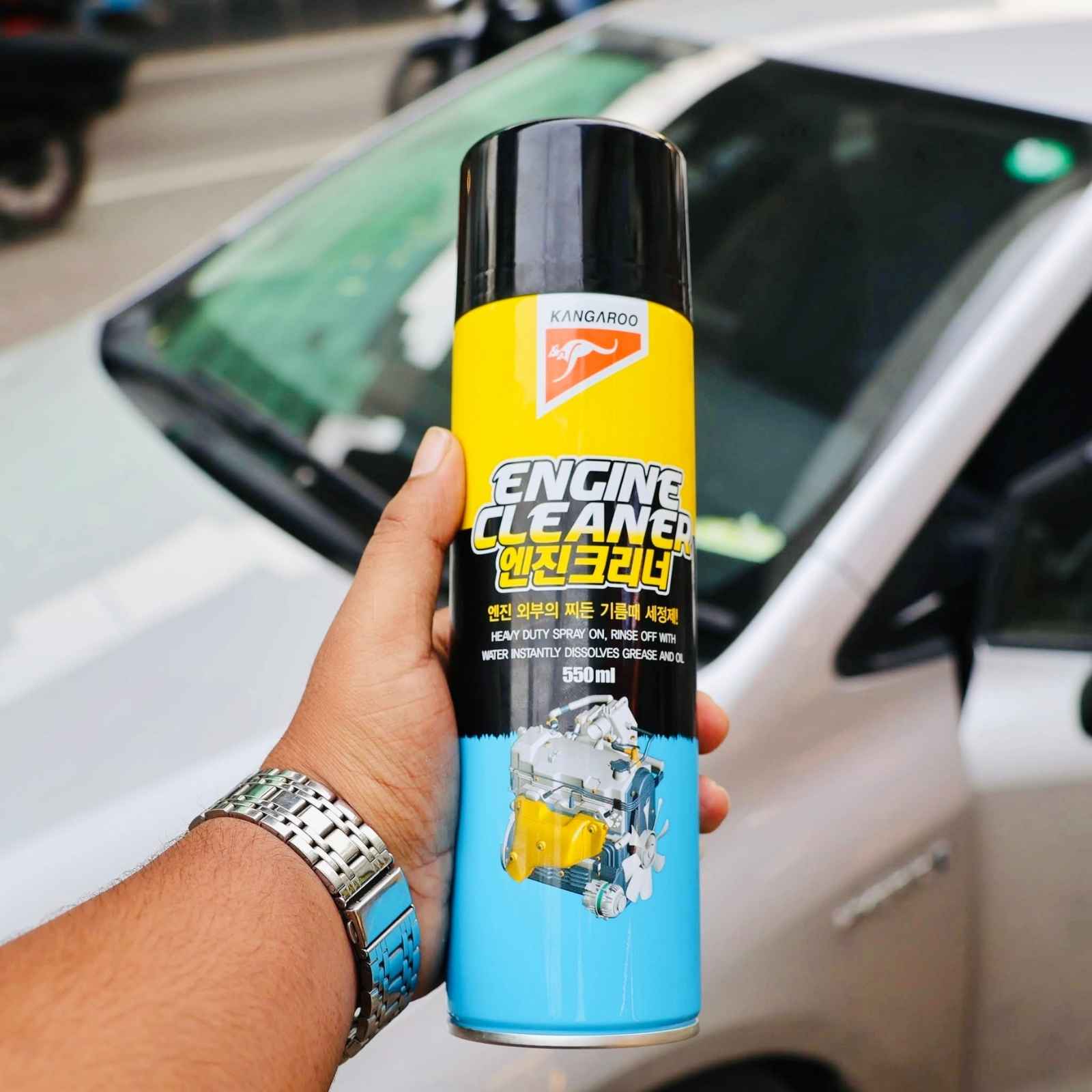 Kangaroo Engine Cleaner aerosol can for removing oil, dirt, and engine deposits.